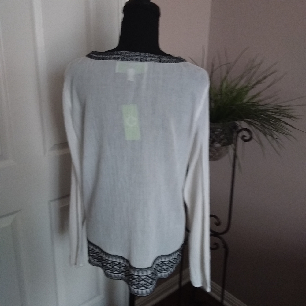 C. Wonder Ladies Black and White Tunic Top - Picture 4 of 8